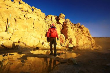 yalnız adam ıssız Kanyon, manzara Highlands seyahat