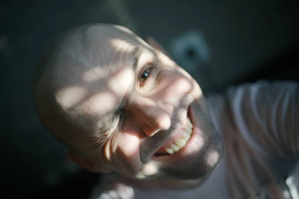 Podobizna Muže Šťastný Úsměv Chlap Closeup — Stock fotografie