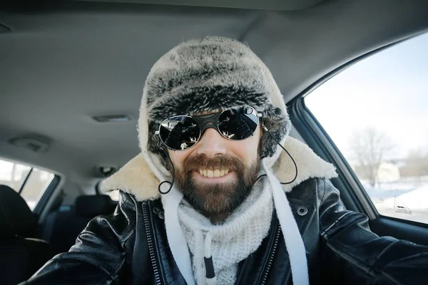 Autista Abiti Invernali Uomo Volante Viaggio Invernale Auto — Foto Stock