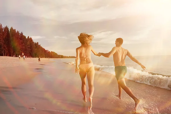 Couple Amoureux Heureux Courant Long Plage Repos Sain Activité Sportive — Photo