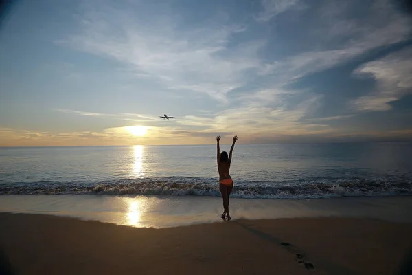 Jovem Feliz Praia Oceano Tailândia Conceito Férias Verão — Fotografia de Stock