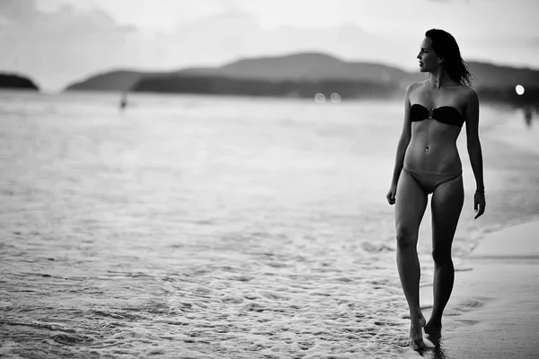 Jovem Feliz Praia Oceano Tailândia Conceito Férias Verão — Fotografia de Stock