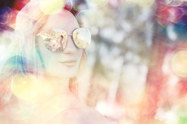 ocean beach, Tayland mutlu genç kadın. Yaz tatili kavramı