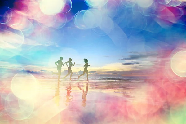 Silhouette Atleti Che Corrono Lungo Spiaggia Vacanze Estive — Foto Stock