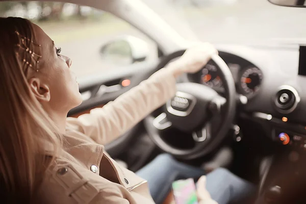 Young Attractive Blonde Woman Driving Car — Stock Photo, Image