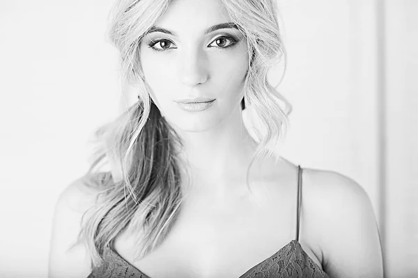 Krásný Mladý Model Profesionální Make Atraktivní Blondýnka Mladá Žena Closeup — Stock fotografie