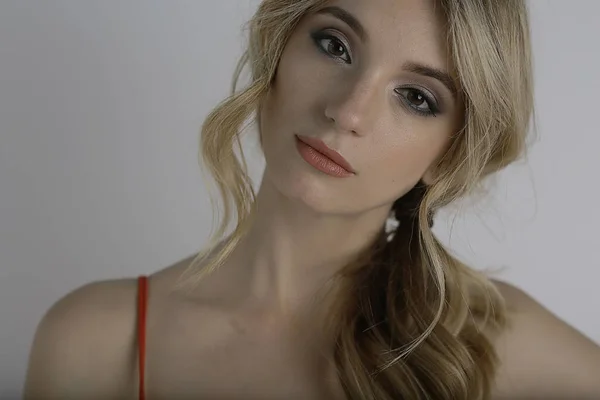 Krásný Mladý Model Profesionální Make Atraktivní Blondýnka Mladá Žena Closeup — Stock fotografie