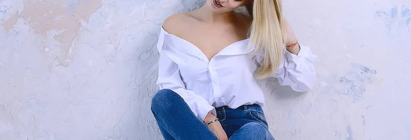 Portret Moda Piękny Model Młody Zbliżenie Atrakcyjna Blondynka — Zdjęcie stockowe