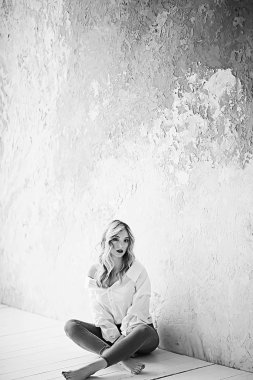  profesyonel makyaj, çekici sarışın genç kadın, closeup ile güzel genç model 