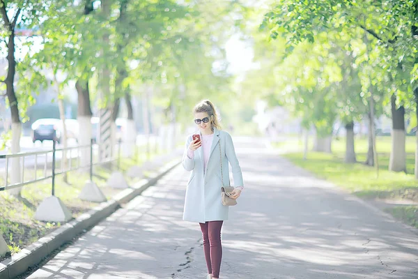 Carefree Young Blonde Woman Spring Park Happiness Pleasure Freedom Concept — Stock Photo, Image