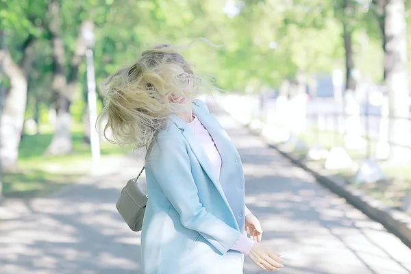 Carefree Young Blonde Woman Spring Park Happiness Pleasure Freedom Concept — Stock Photo, Image