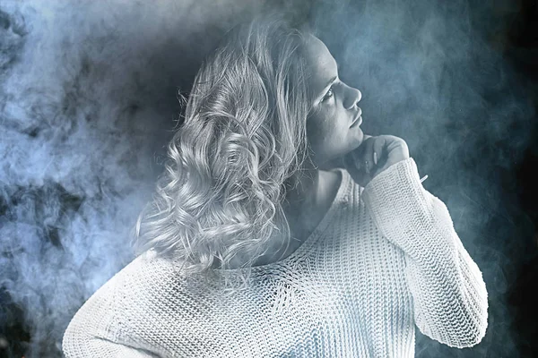 Young Blonde Woman White Knitted Sweater Posing Dark Room Smoke — Stock Photo, Image