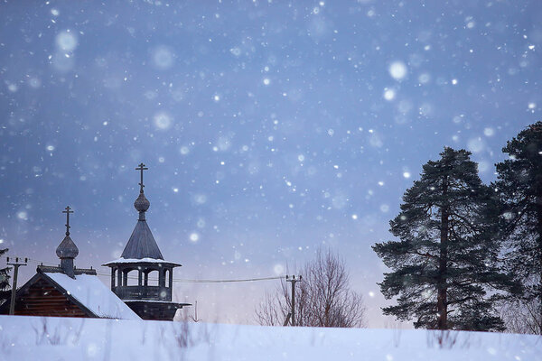 архитектура старой Кижской церкви, зимний вид, Россия
