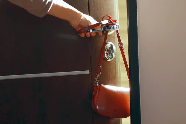 Female Handbag Door Closeup — Stock Photo, Image