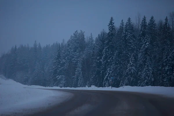 Köd Téli Road Magányos Téli Táj — Stock Fotó