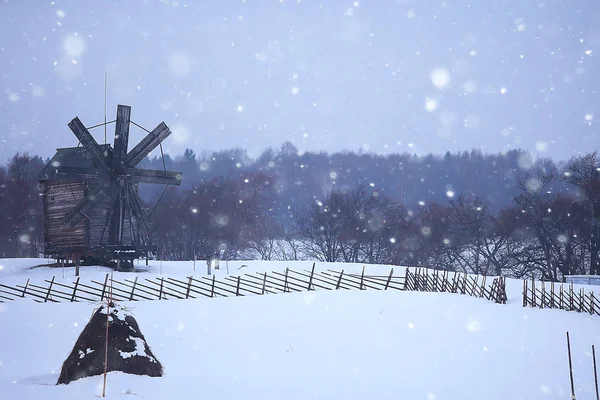 ロシアの田園地帯 木造建築 ロシアの村の冬の風景の木造住宅 — ストック写真