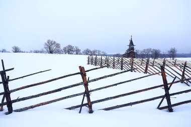 Rus kırsal, ahşap mimarisi, Rus köyünde kış manzara ahşap evler