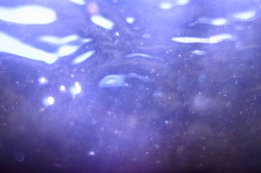 Sualtı dağ açık nehir, sualtı fotoğraf bir tatlı su Nehri, hızlı geçerli havada su, sualtı ekosistem manzara kabarcıklar.