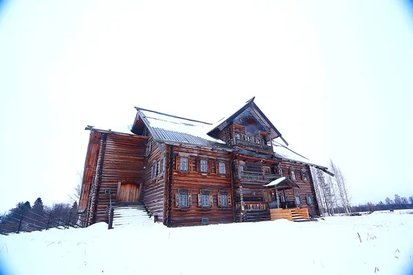 Ξύλινα Σπίτια Της Ρωσικής Υπαίθρου Ξύλινο Αρχιτεκτονική Χειμωνιάτικο Τοπίο Στο — Φωτογραφία Αρχείου