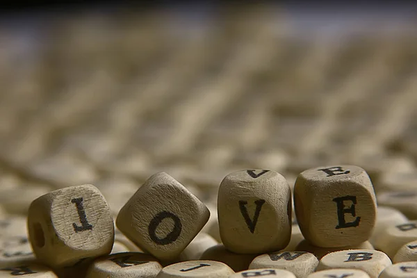Dřevěné Kostky Písmeny Nápis Love Zpráva Malých Písmen Pojetí Romantiky — Stock fotografie