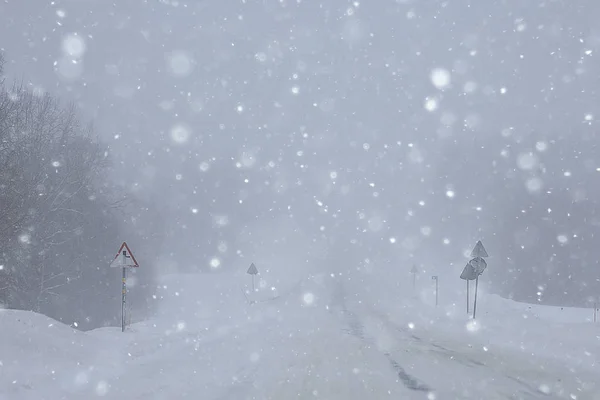 Köd Téli Road Magányos Téli Táj — Stock Fotó