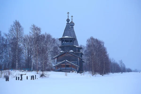 加拿大的木制教堂 白雪皑皑的冬季景观 基督教历史教堂 — 图库照片