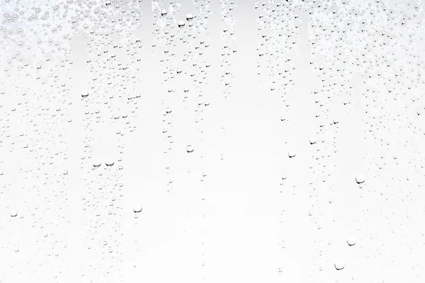 Beyaz Arka Plan Pencere Camına Yağmur Damlaları Sonbahar Hava Kavramı — Stok fotoğraf