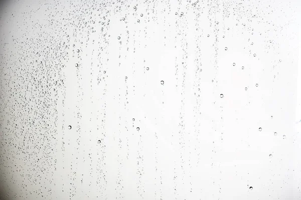 Sfondo Bianco Bagnato Gocce Pioggia Sul Vetro Della Finestra Concetto — Foto Stock