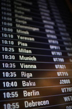 Kurulu Havaalanı gidiş zamanlama, kalkış şehir uçak havaalanından uçuşlar