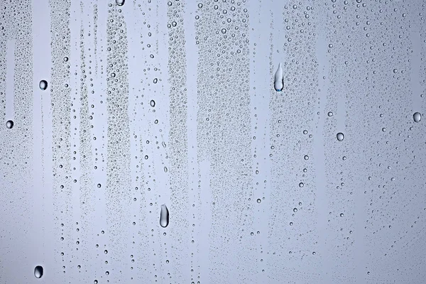 灰色湿背景 窗玻璃上的雨滴 秋季天气的概念 — 图库照片