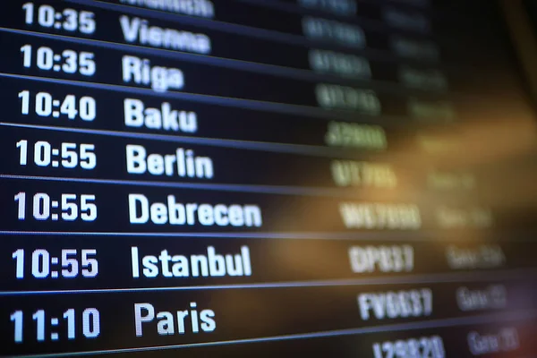 Horario Salidas Del Aeropuerto Bordo Salida Los Aviones Ciudad Vuelos —  Fotos de Stock