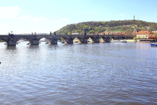 Panoramautsikt Över Bron Över Floden Moldau Prag Tjeckien — Stockfoto