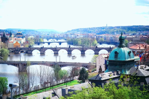 Πανοραμική Θέα Γέφυρα Στον Ποταμό Μολδάβα Πράγα Τσεχική Δημοκρατία — Φωτογραφία Αρχείου