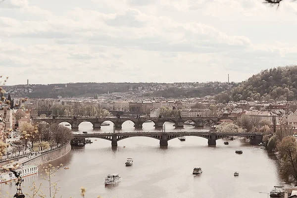 Πανοραμική Θέα Γέφυρα Στον Ποταμό Μολδάβα Πράγα Τσεχική Δημοκρατία — Φωτογραφία Αρχείου