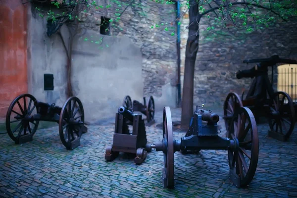 Starověké Dělo Výstava Starožitný Historický Kanón Starém Zámku Vintage Zbraň — Stock fotografie