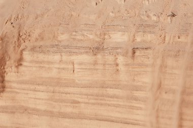 doku kum tepeleri tarafından boğuldu. Kum çığ dune duş