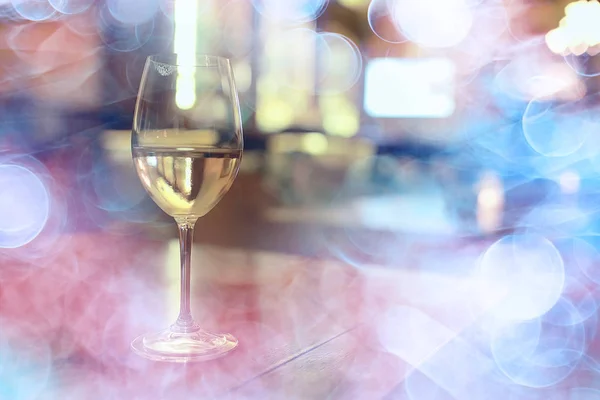 White Wine Splashing Glass Cafe — Stock Photo, Image