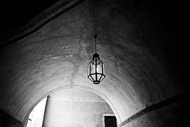 Kemer, mimari öğesinde tavan tonozlu