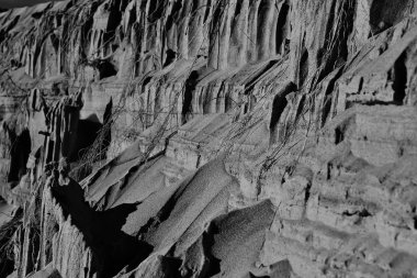 doku kum tepeleri tarafından boğuldu. Kum çığ dune duş