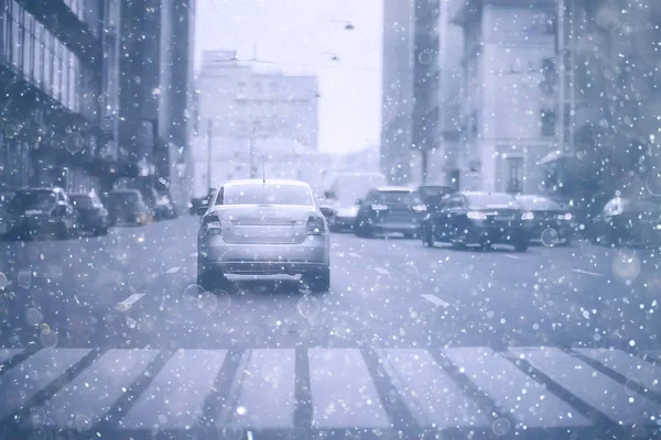 ぼやけて表示霧の夜秋の降雪のある風景 — ストック写真