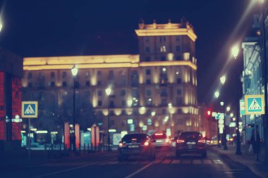 gece otoyolda trafik bulanık görünüm