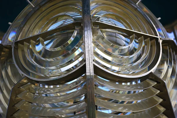 deniz feneri lamba. Büyük cam lamba deniz feneri, büyük ışık kaynağı, endüstriyel deniz feneri