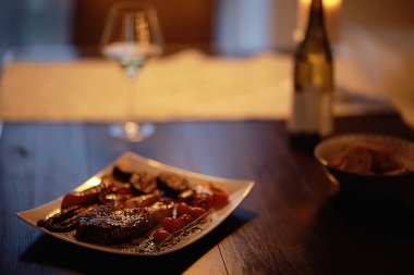 ızgara somon, deniz ürünleri ve sebze, Akdeniz diyeti