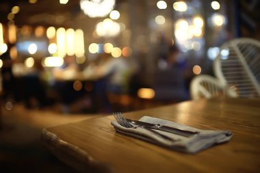 Restoran iç / hizmet eden ve ayrıntılar bulanık bokeh arka plan, kavramı karşılayan, Restoran modern arka plan bulanık
