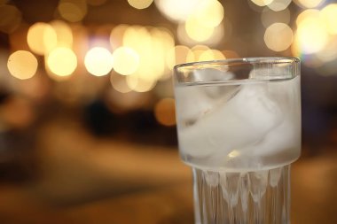 restoranda açık soğuk su 