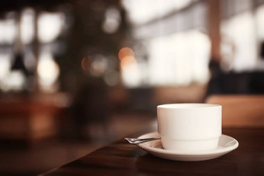 Beş çayı ile İngilizce çay Cafe, fincan ve su ısıtıcısı