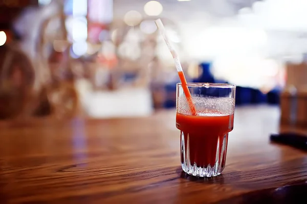 Glas Van Natuurlijke Tomatensap Een Café — Stockfoto