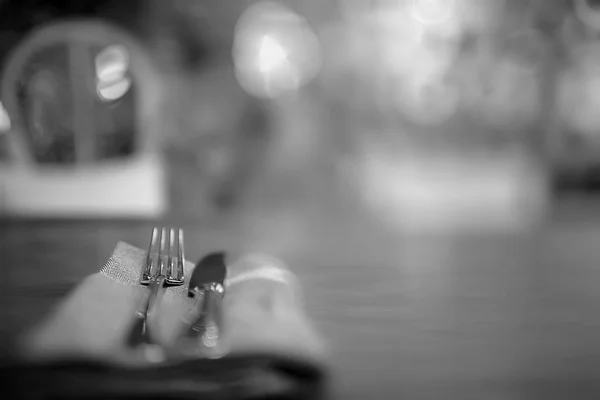 レストラン インテリア 背景のぼけボケ味 コンセプトのケータリング モダンなレストランでの詳細で背景をぼかした写真 — ストック写真
