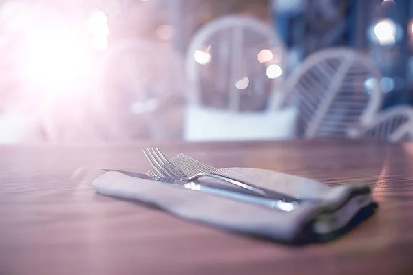 Servering Restaurang Gaffel Och Kniv Interiör Restaurangen Med Tabell Som — Stockfoto