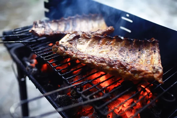 Gris Revbensspjäll Grillen Matlagning Kolen Färskt Kött Fläsk Kokt Träkol — Stockfoto